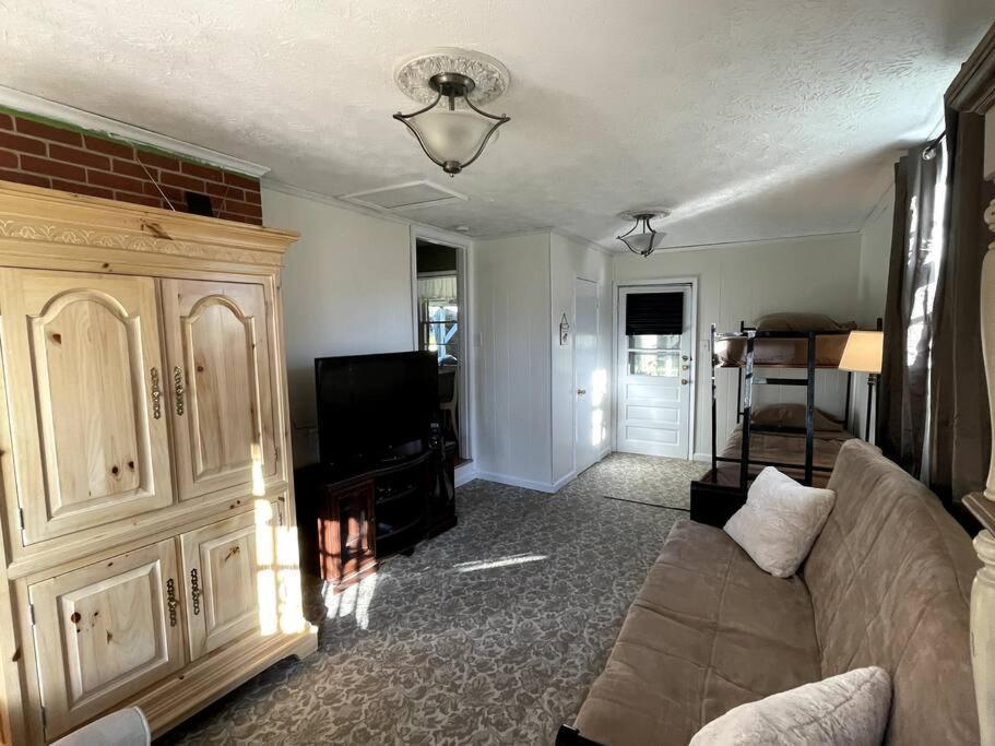 Villa The Bourbon & Horse Country Epicenter Frankfort Exterior foto