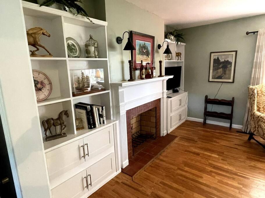 Villa The Bourbon & Horse Country Epicenter Frankfort Exterior foto