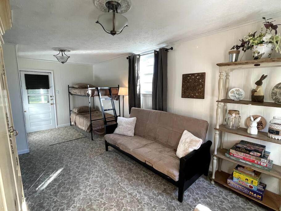 Villa The Bourbon & Horse Country Epicenter Frankfort Exterior foto